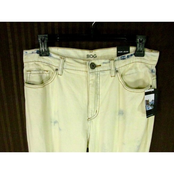 NEW BDG Mom Jean Jeans Size 29W 28L Ivory - Picture 2 of 6